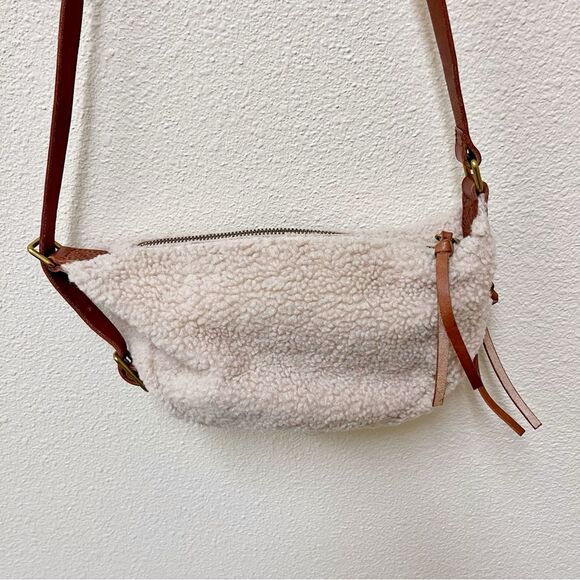 Madewell Mini The Resourced High Pile Fleece Sling Bag Tan Brown - Picture 5 of 9